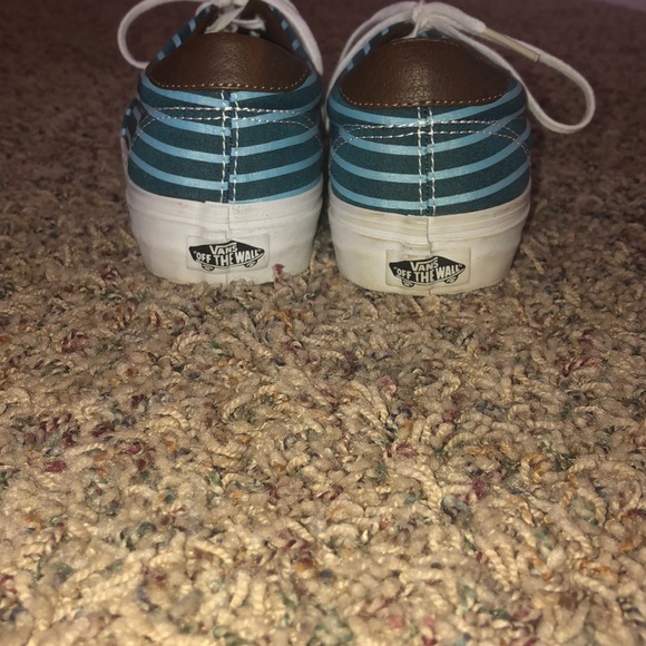 VANS - Picture 5 of 6